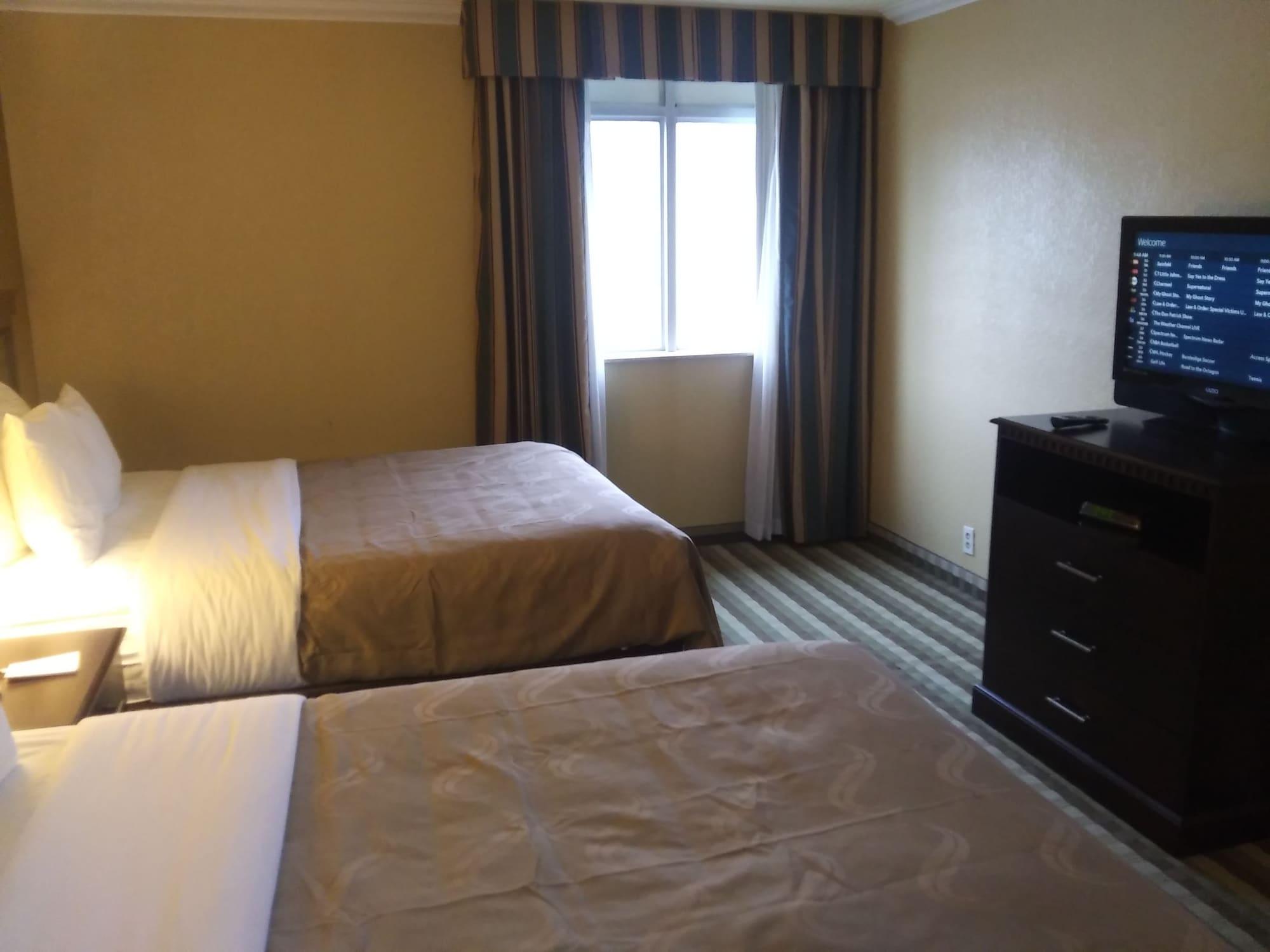 Quality Inn And Suites Fairgrounds - Syracuse Seneca Knolls Exterior foto